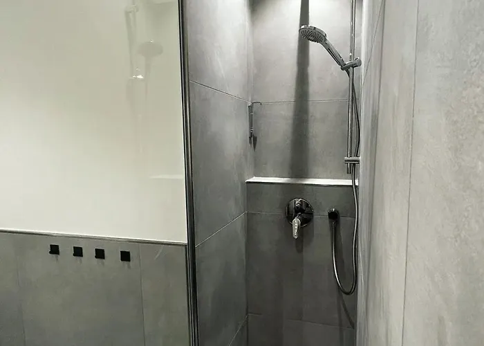 Stylish Near Binnenalster For Up To 8 Guests Hambourg