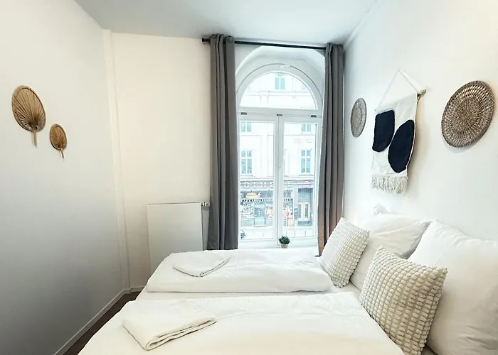 Stylish Near Binnenalster For Up To 8 Guests Hambourg