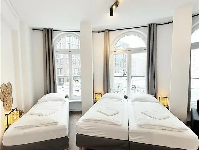 Appartement Stylish Near Binnenalster For Up To 8 Guests